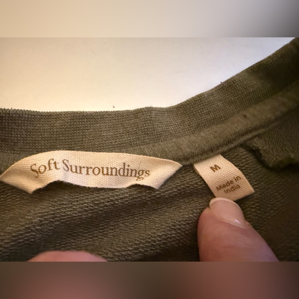 Soft Surroundings Embroidered Sequins Crew Illimani Sweatshirt Green Medium Boho - Picture 8 of 9
